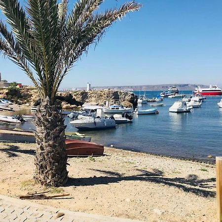 70 Sqm Apartment With Seaview In Arenales Del Sol. エクステリア 写真