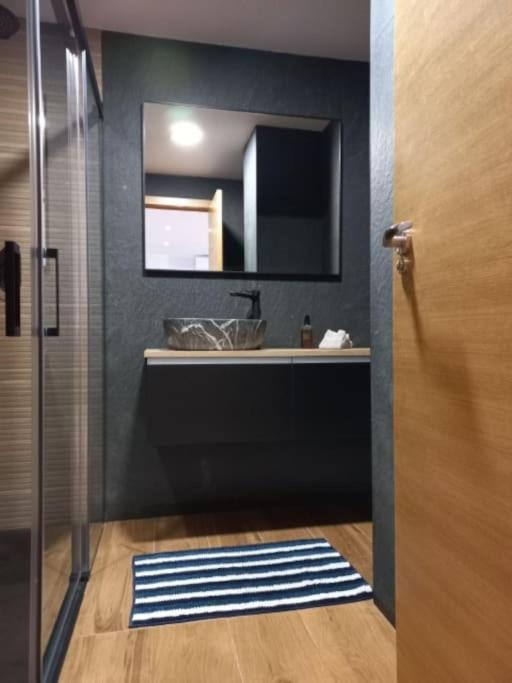 70 Sqm Apartment With Seaview In Arenales Del Sol. エクステリア 写真